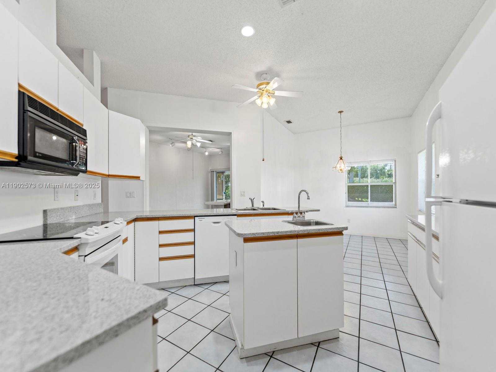 Small Image of 760 SOUTH EAST 23RD LN, Homestead Number 13