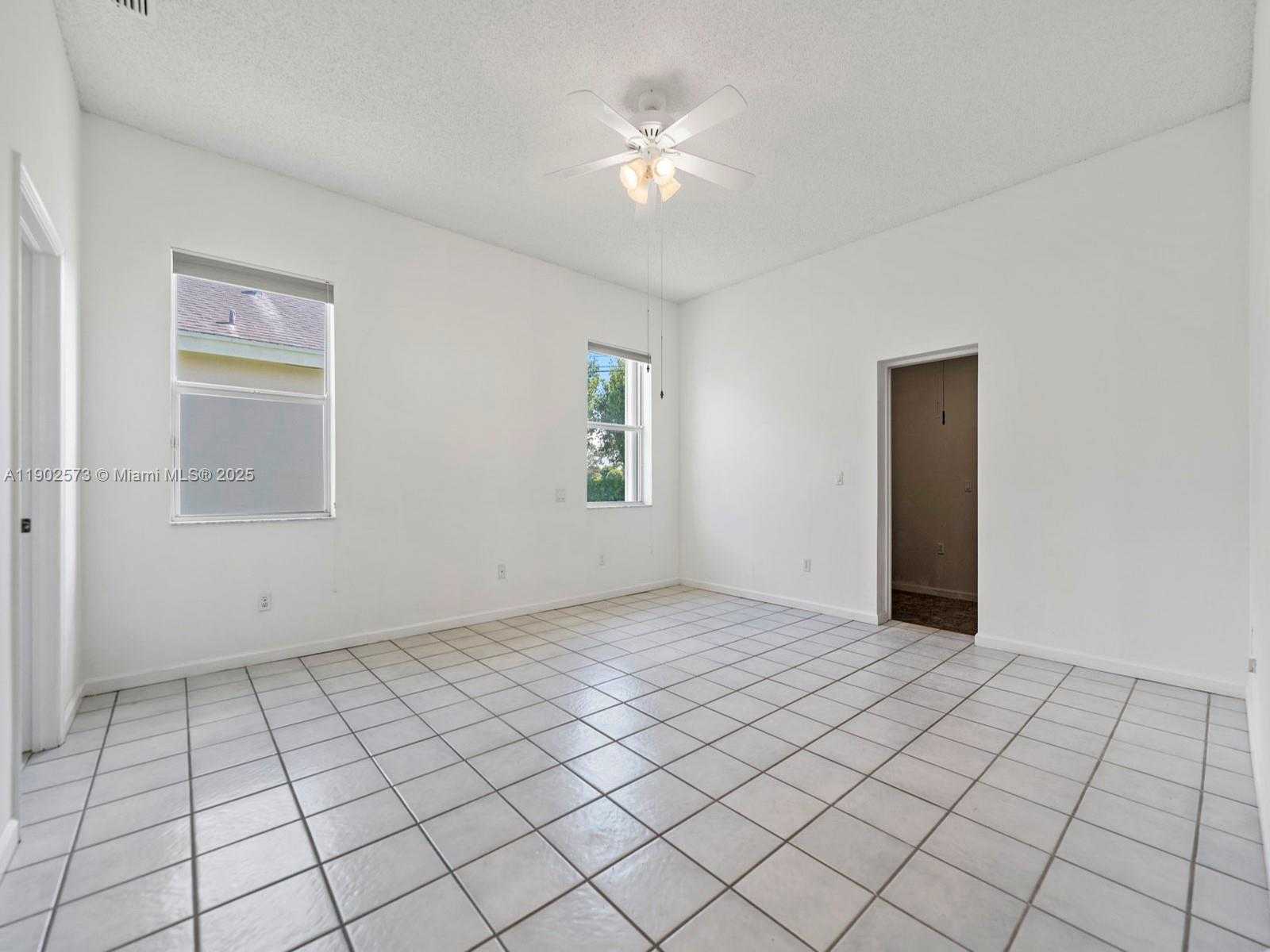 Small Image of 760 SOUTH EAST 23RD LN, Homestead Number 16
