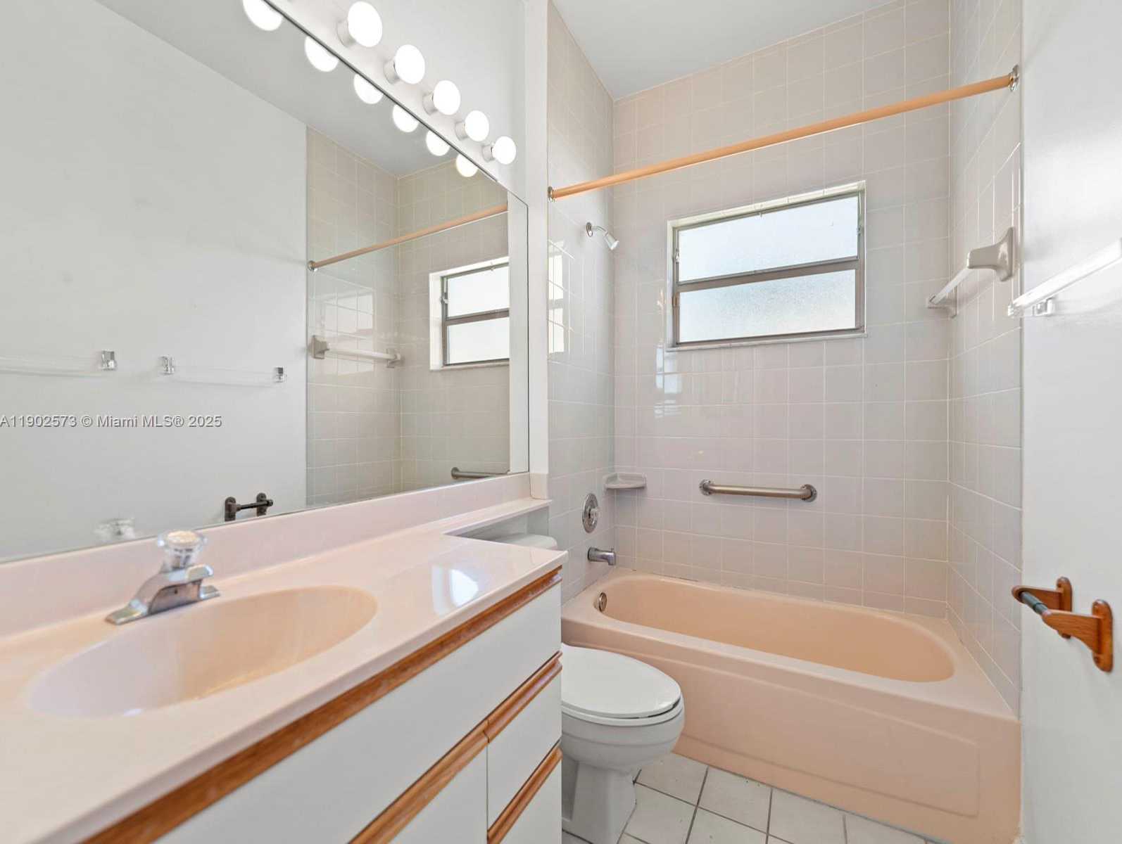 Small Image of 760 SOUTH EAST 23RD LN, Homestead Number 22