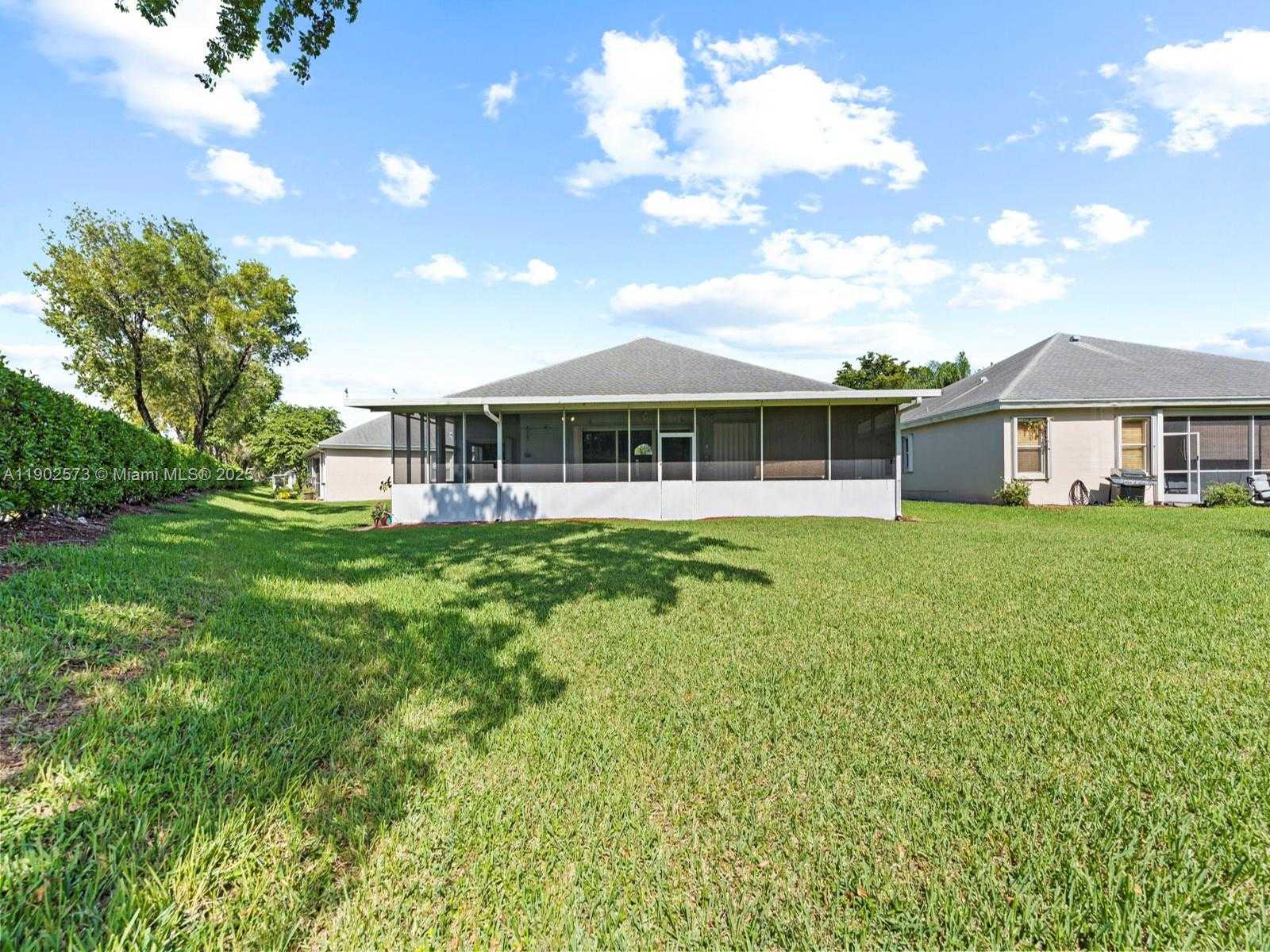 Small Image of 760 SOUTH EAST 23RD LN, Homestead Number 27