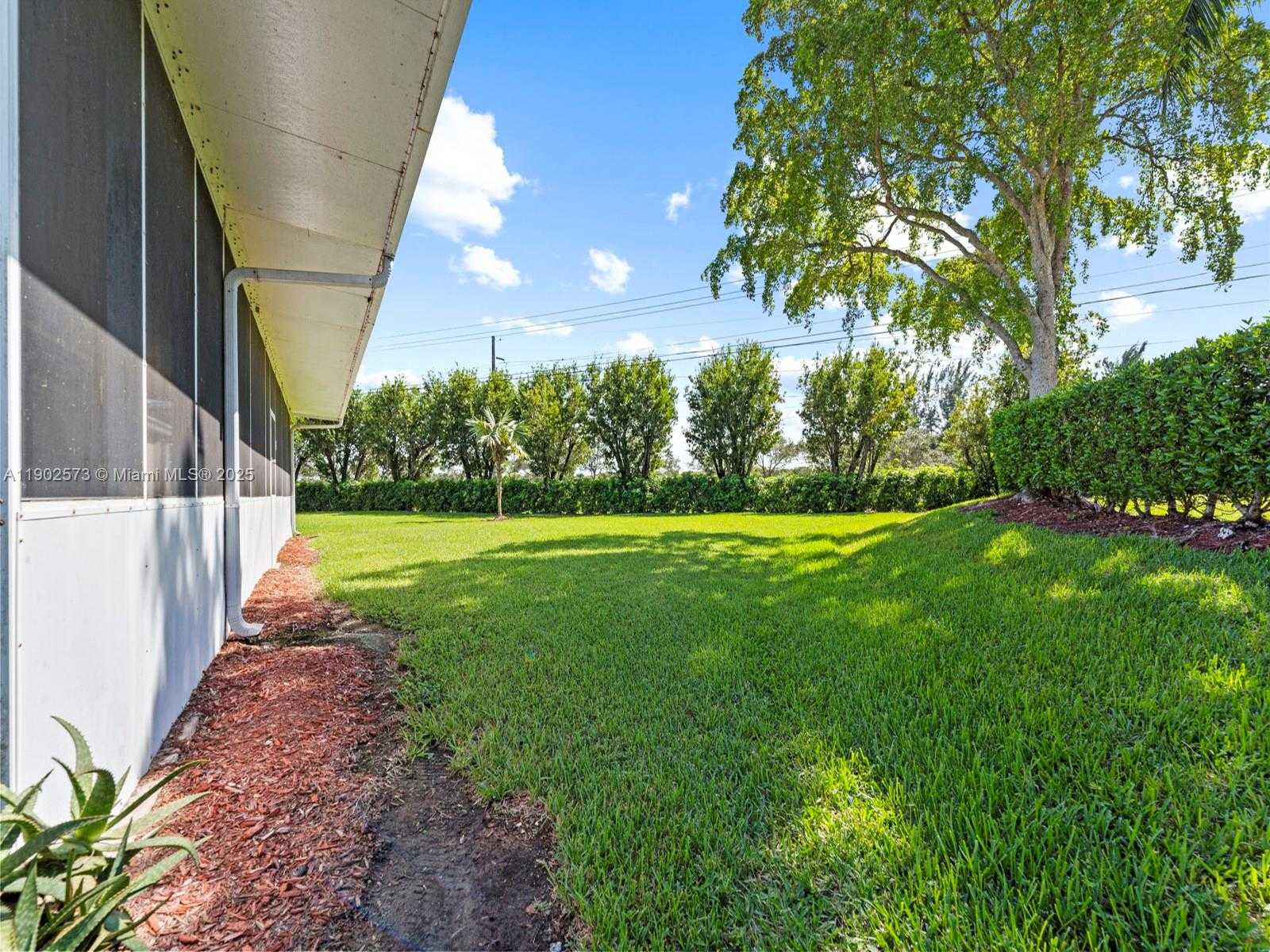 Small Image of 760 SOUTH EAST 23RD LN, Homestead Number 28