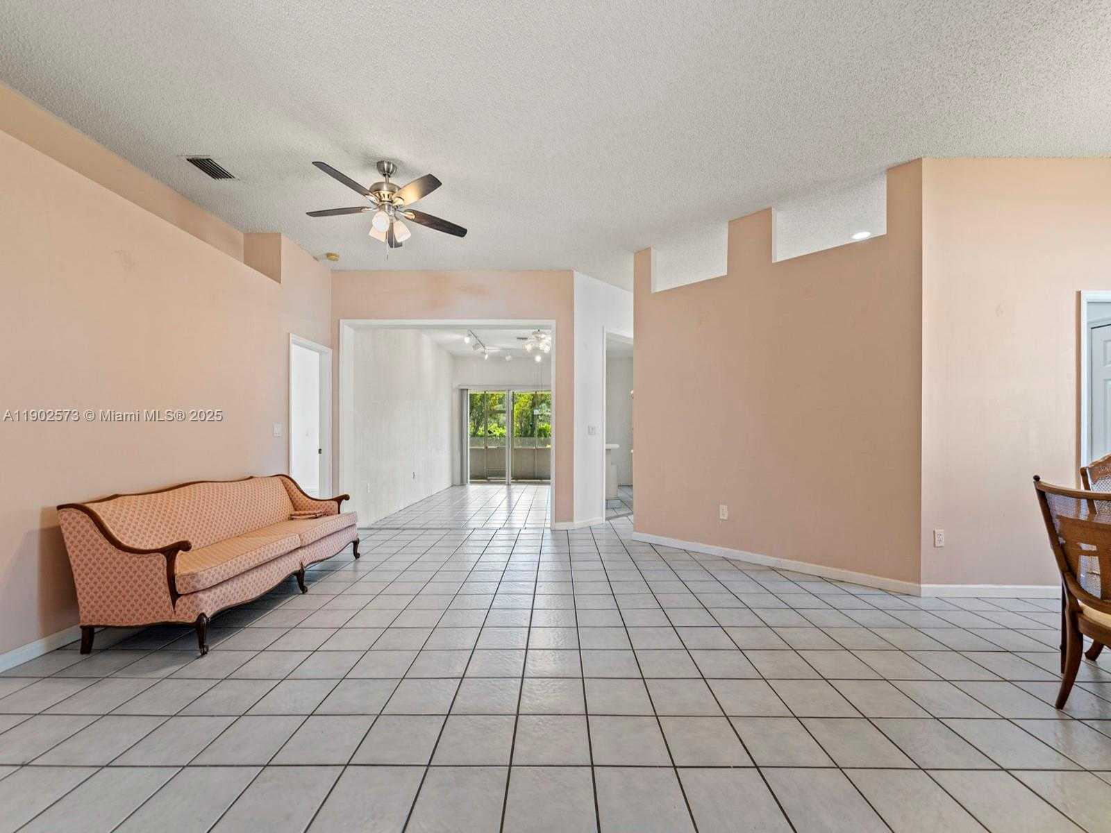 Small Image of 760 SOUTH EAST 23RD LN, Homestead Number 3