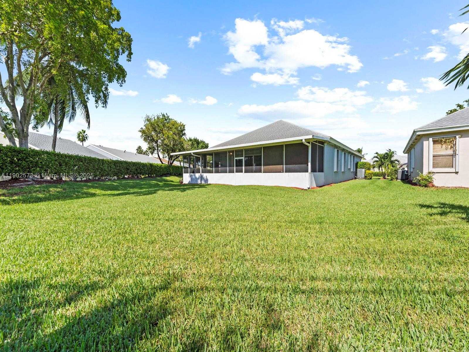 Small Image of 760 SOUTH EAST 23RD LN, Homestead Number 31