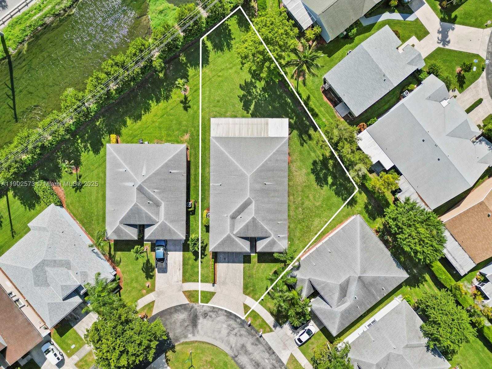 Small Image of 760 SOUTH EAST 23RD LN, Homestead Number 35