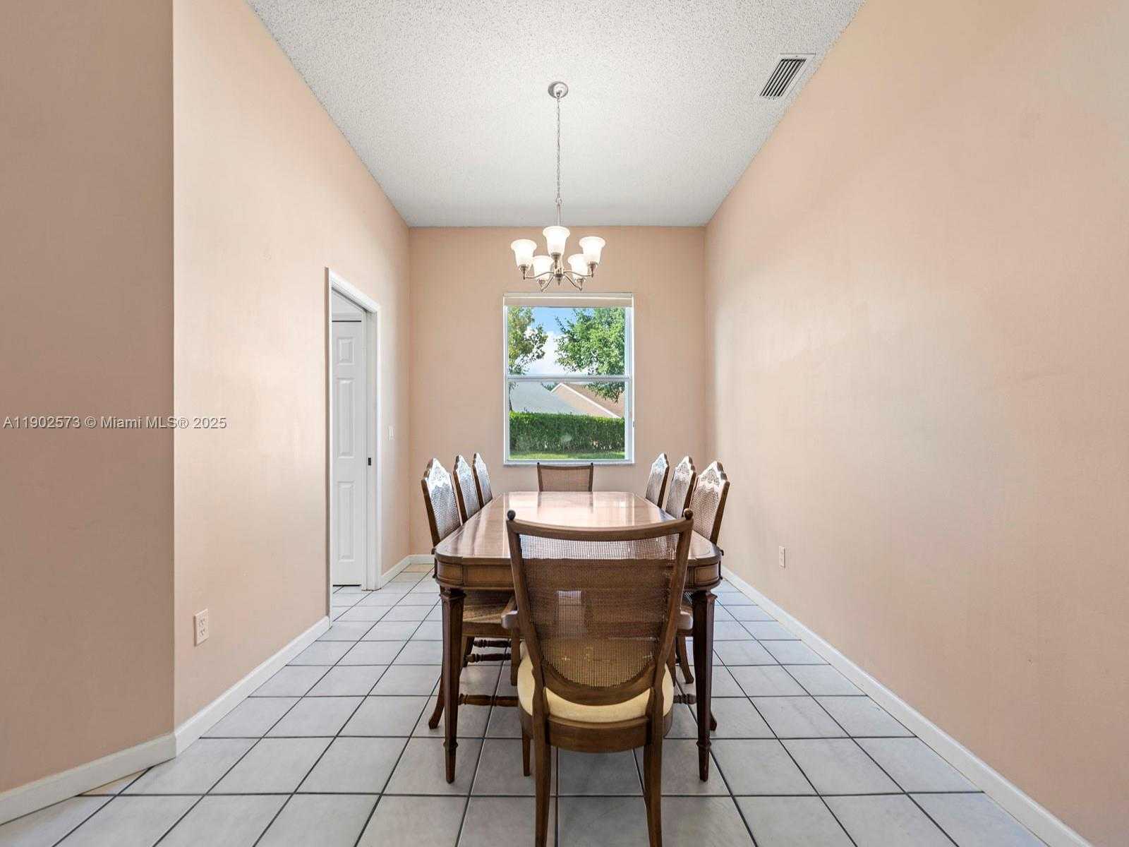 Small Image of 760 SOUTH EAST 23RD LN, Homestead Number 5