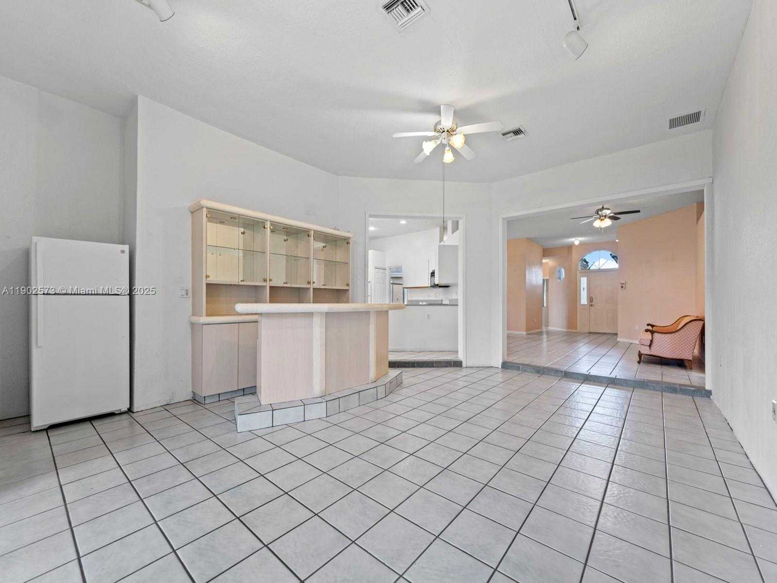 Small Image of 760 SOUTH EAST 23RD LN, Homestead Number 8