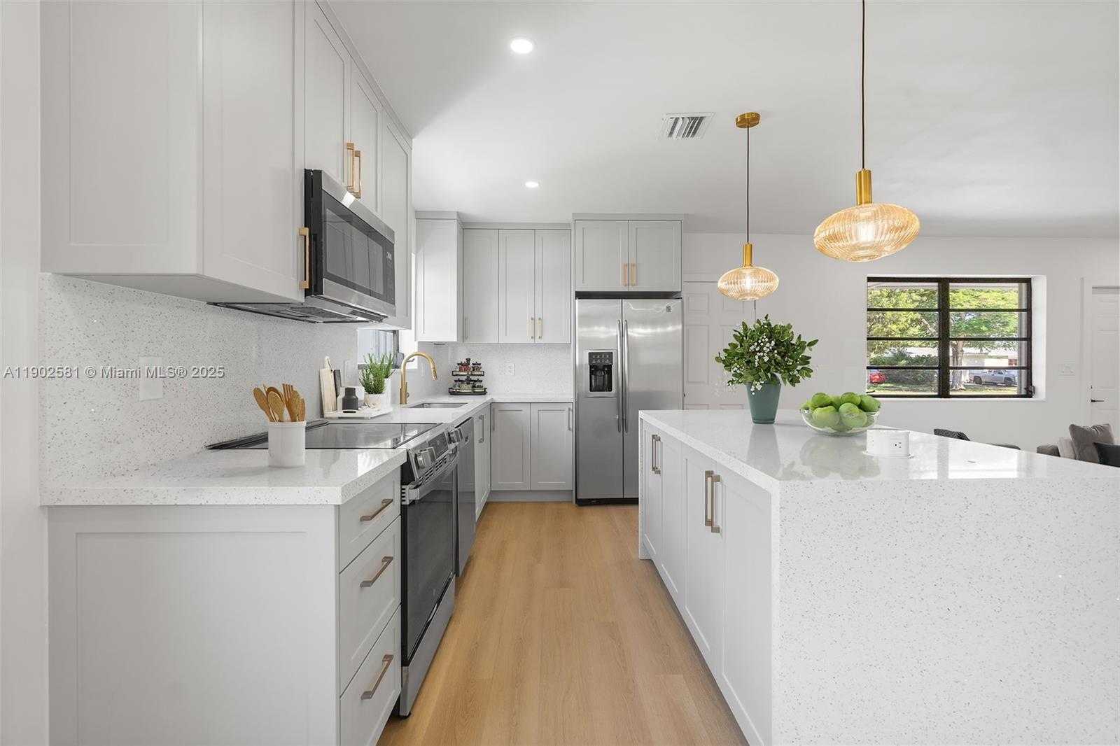 Small Image of 9600 CUTLER RIDGE DR, Cutler Bay Number 17