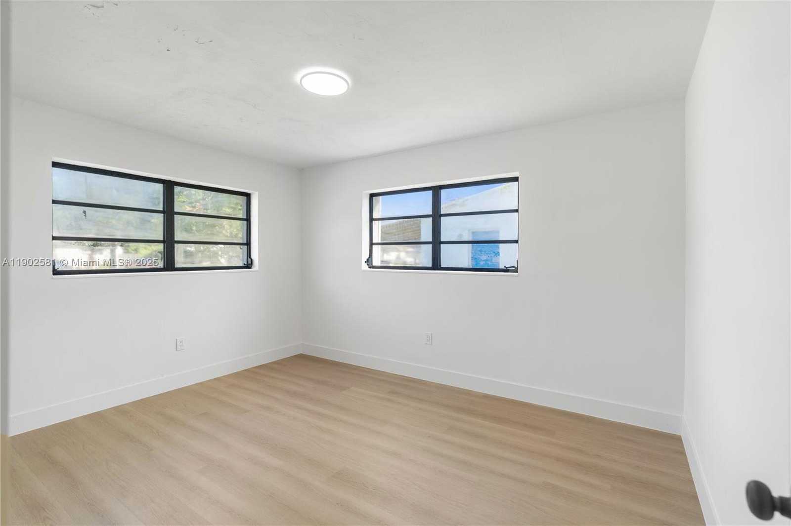 Small Image of 9600 CUTLER RIDGE DR, Cutler Bay Number 26