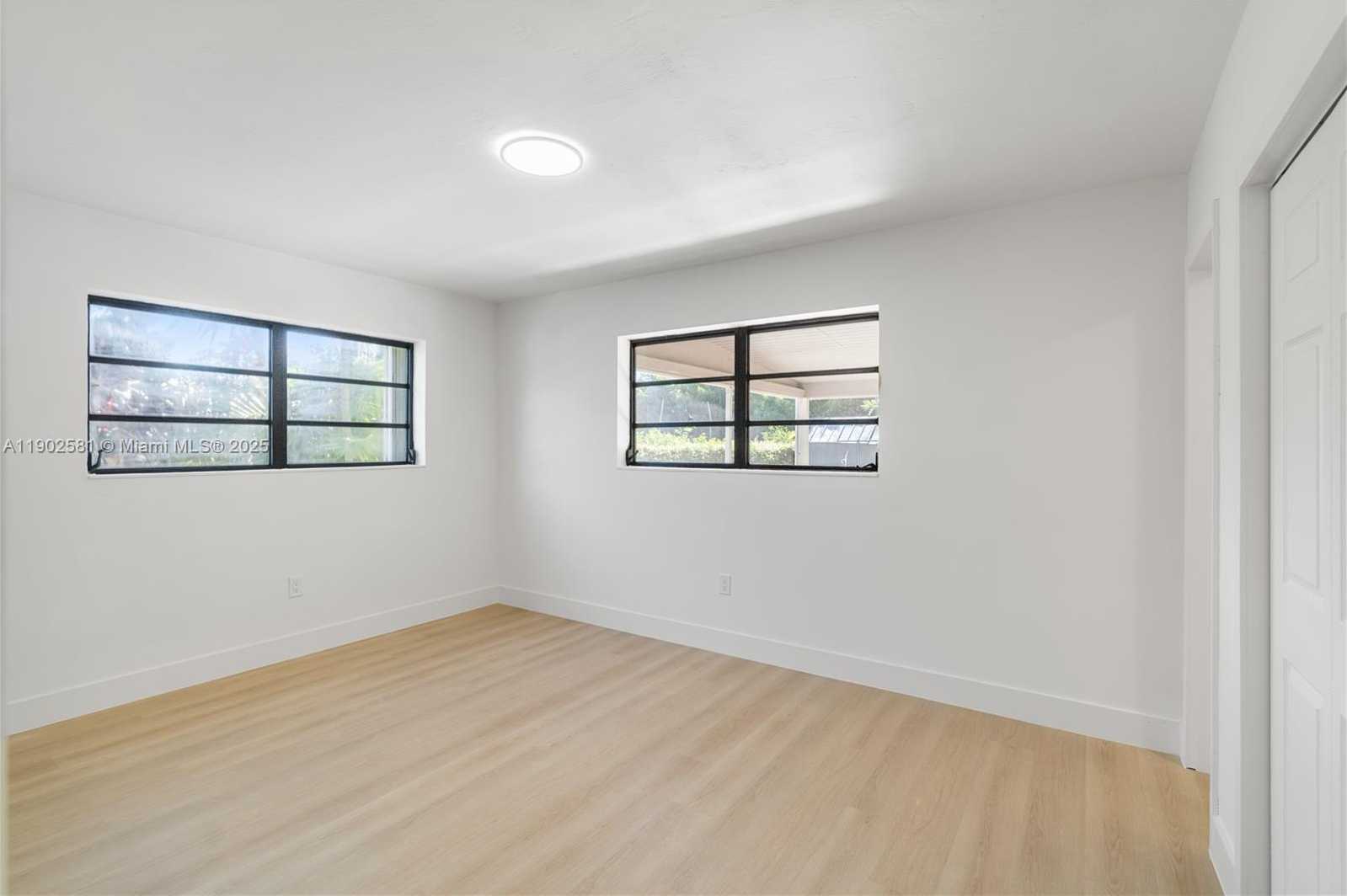 Small Image of 9600 CUTLER RIDGE DR, Cutler Bay Number 28