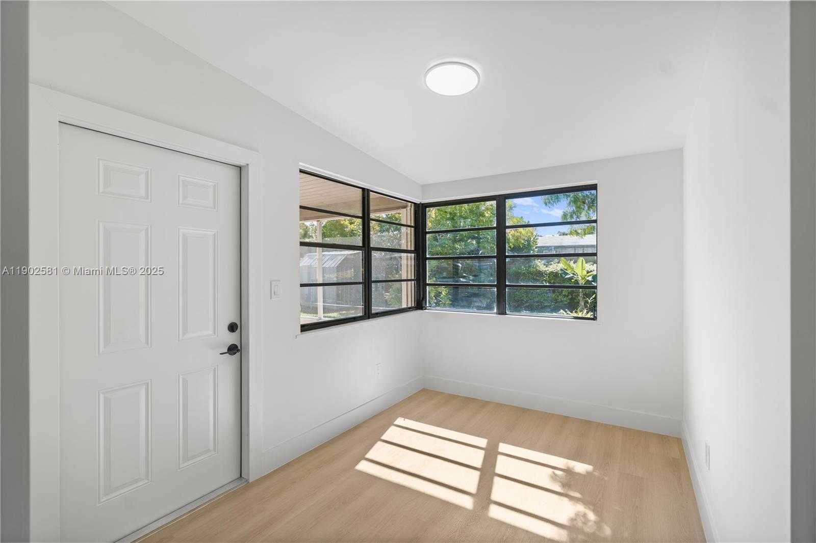 Small Image of 9600 CUTLER RIDGE DR, Cutler Bay Number 36