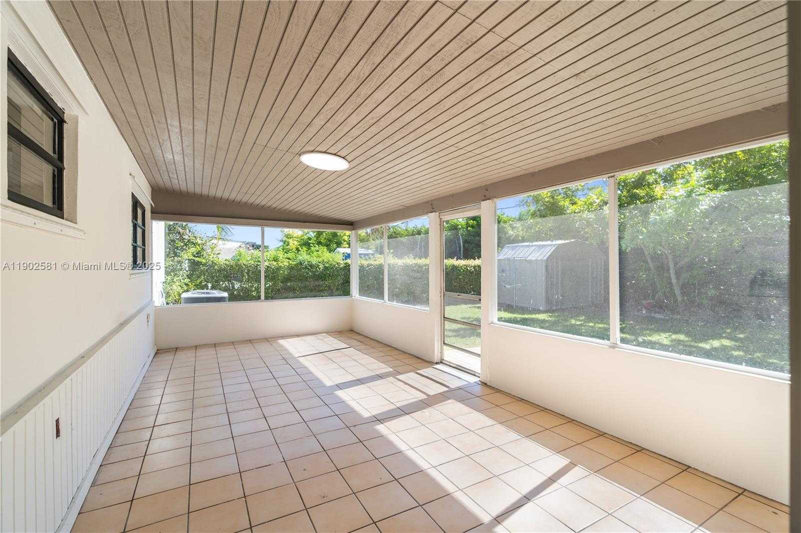 Small Image of 9600 CUTLER RIDGE DR, Cutler Bay Number 38