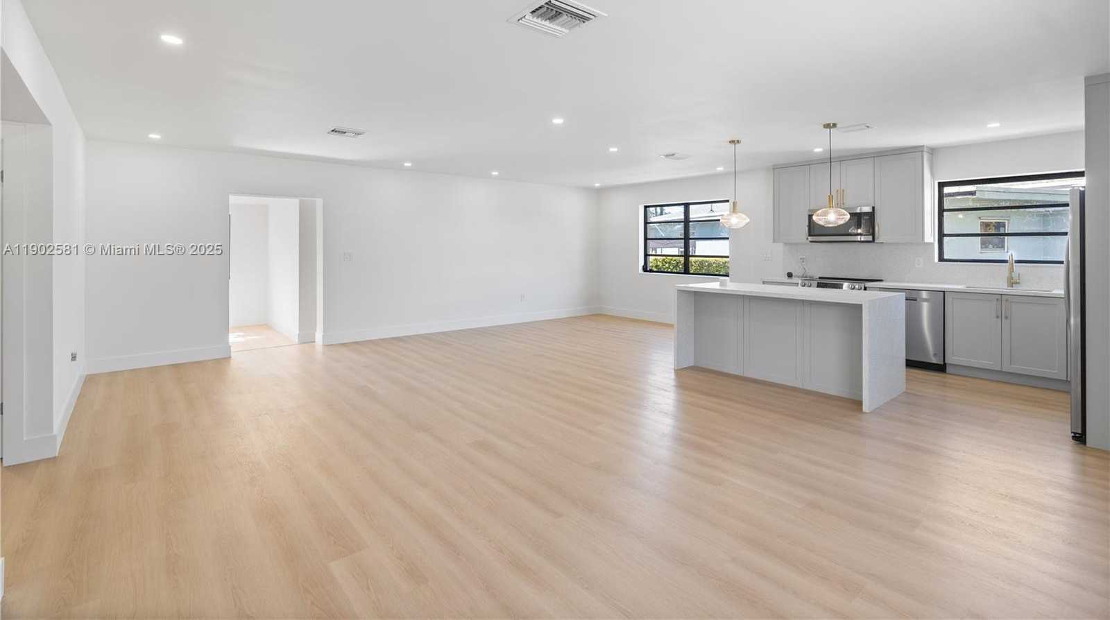 Small Image of 9600 CUTLER RIDGE DR, Cutler Bay Number 6