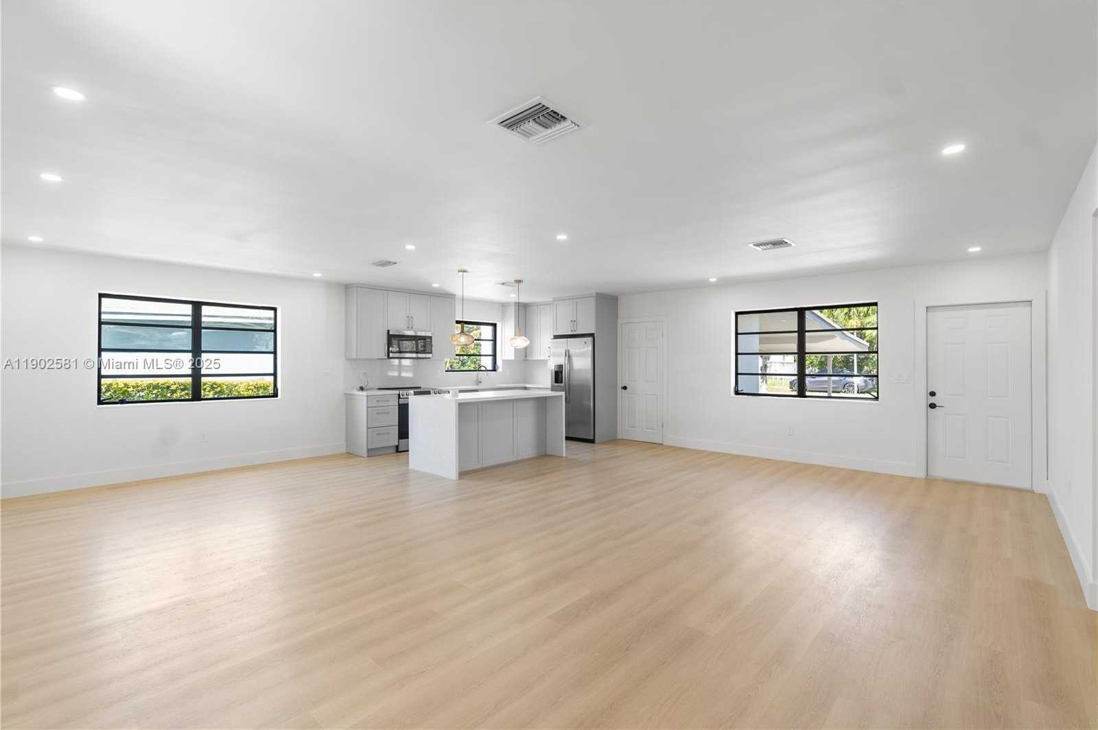 Small Image of 9600 CUTLER RIDGE DR, Cutler Bay Number 8