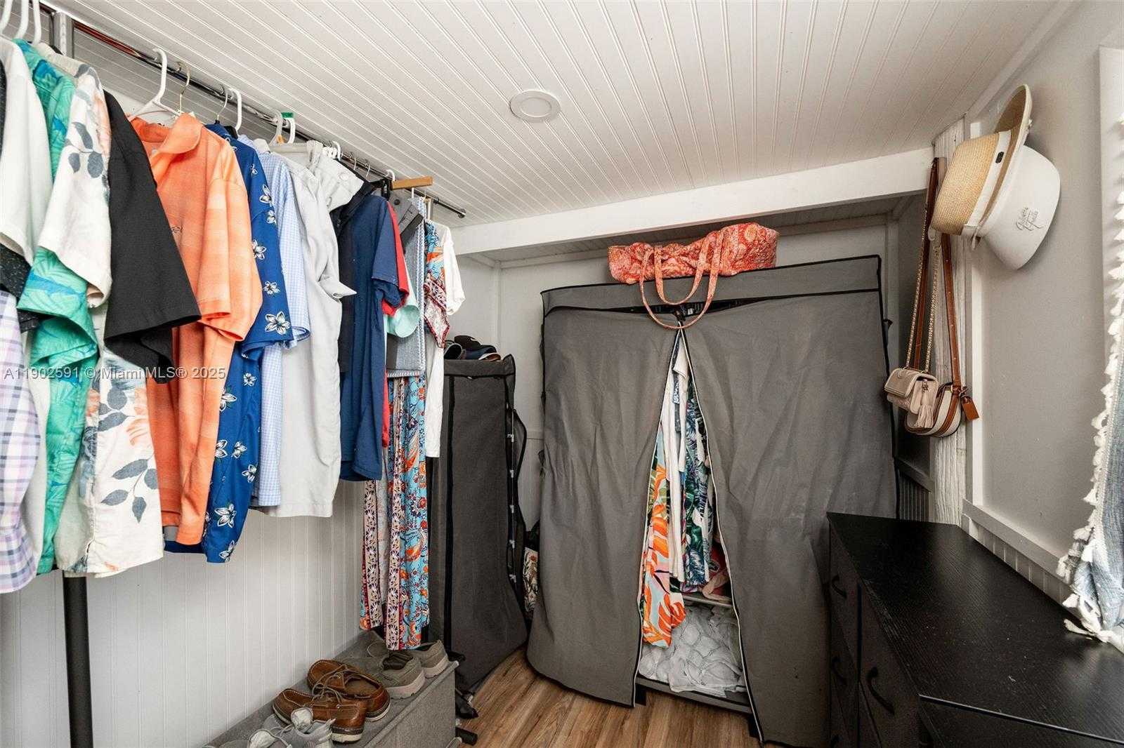 Small Image of 7 BARCELONA DR BIG COPPITT, Key West Number 39