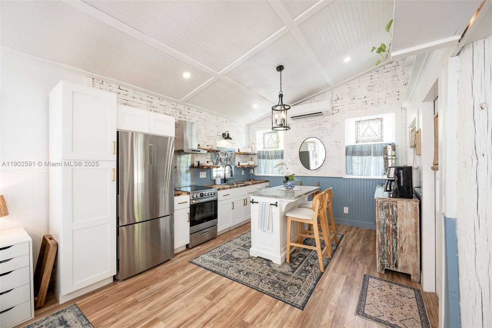 Small Image of 7 BARCELONA DR BIG COPPITT, Key West Number 63