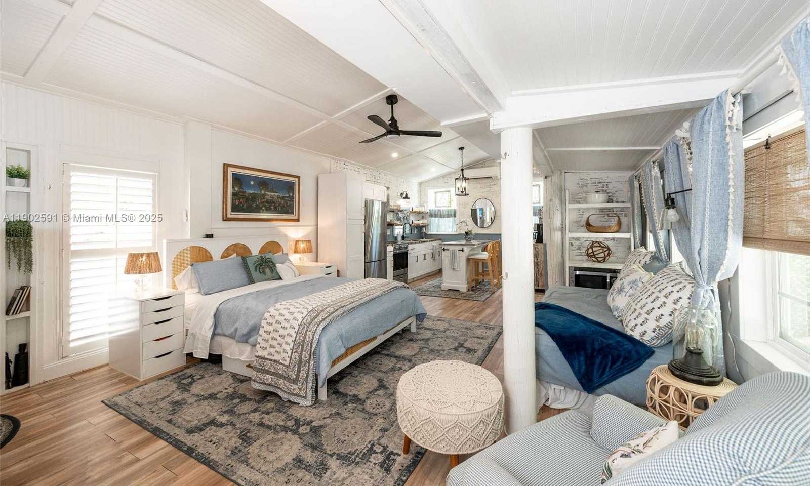 Small Image of 7 BARCELONA DR BIG COPPITT, Key West Number 66