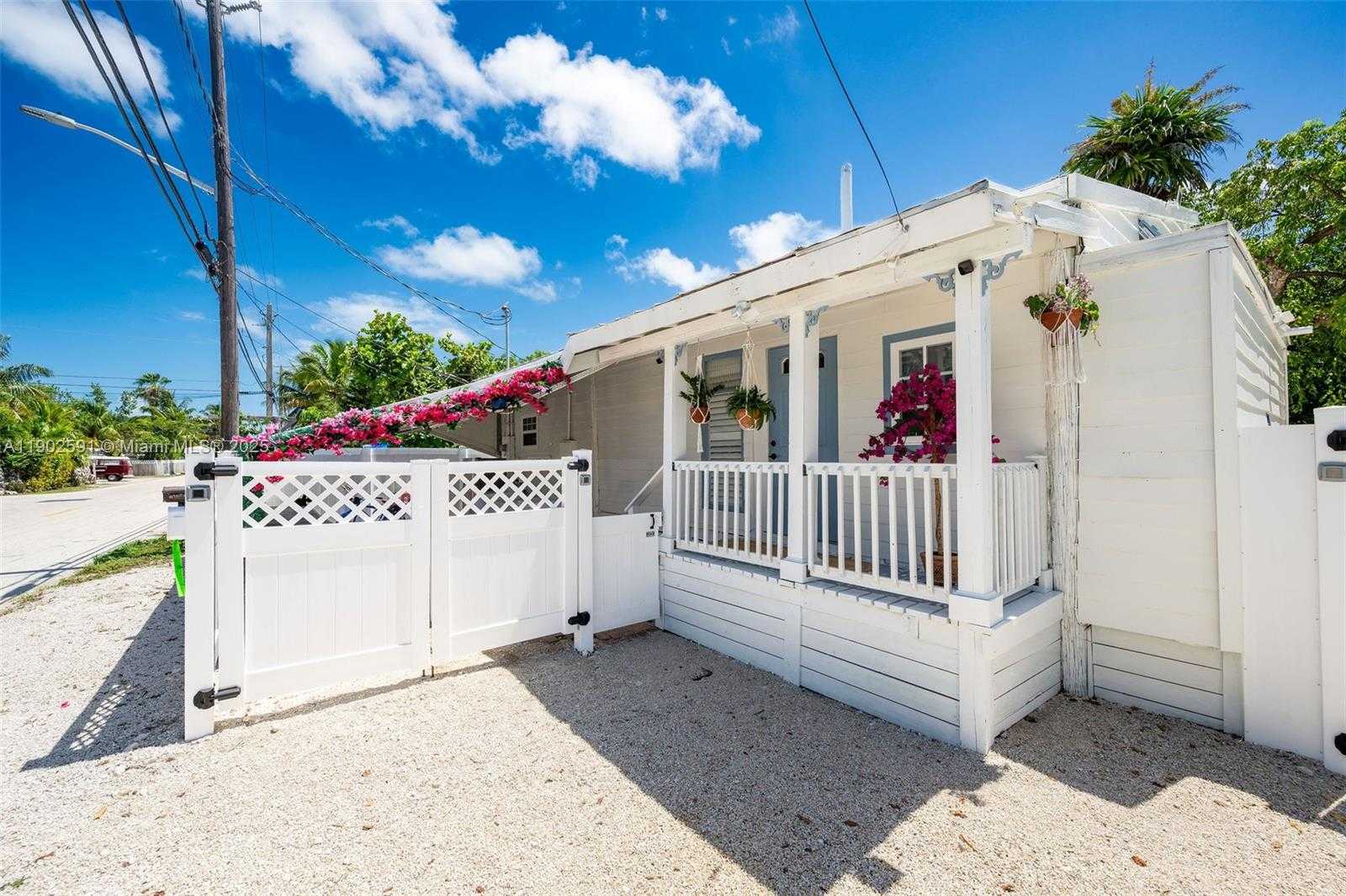 Small Image of 7 BARCELONA DR BIG COPPITT, Key West Number 78