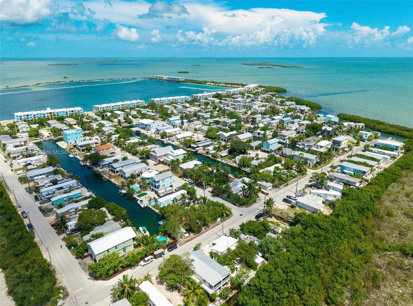 Small Image of 7 BARCELONA DR BIG COPPITT, Key West Number 85