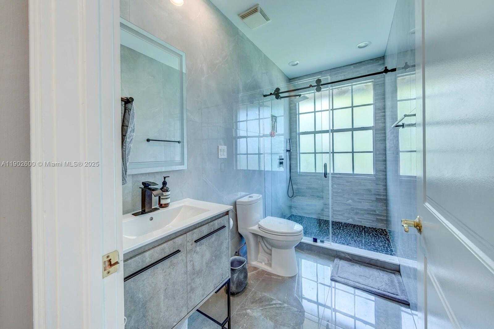 Small Image of 3828 PINE LAKE DR, Weston Number 30