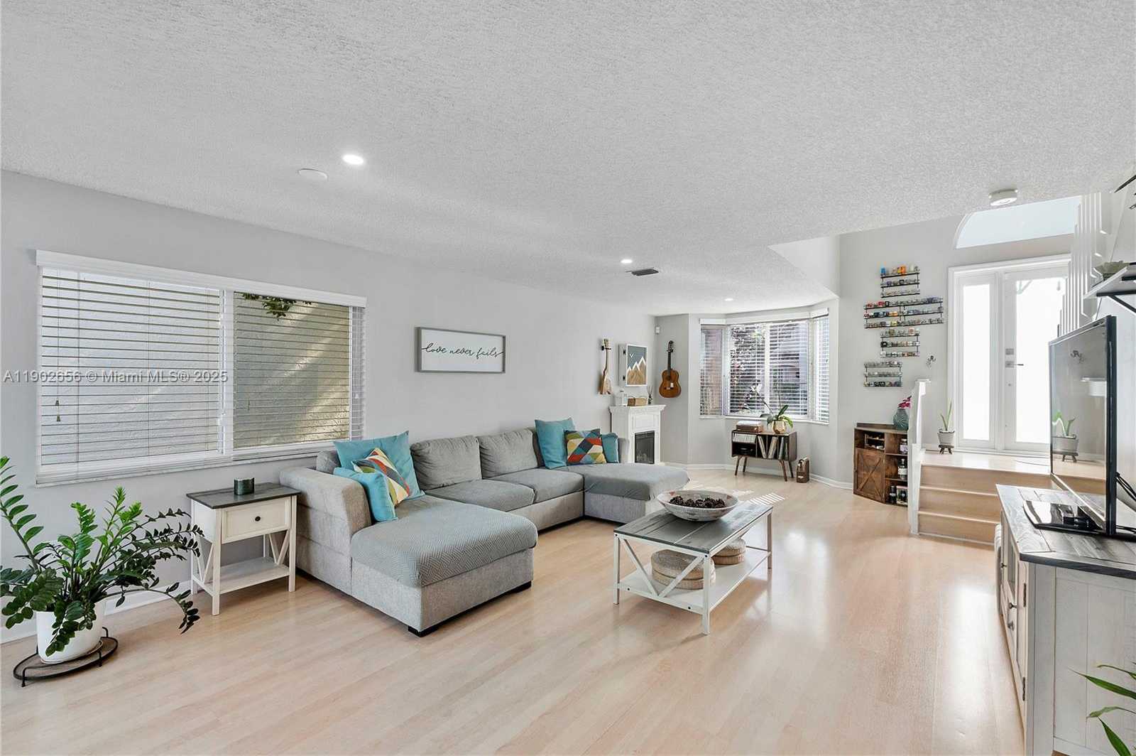 Small Image of 236 NORTH WEST 118TH DR, Coral Springs Number 14