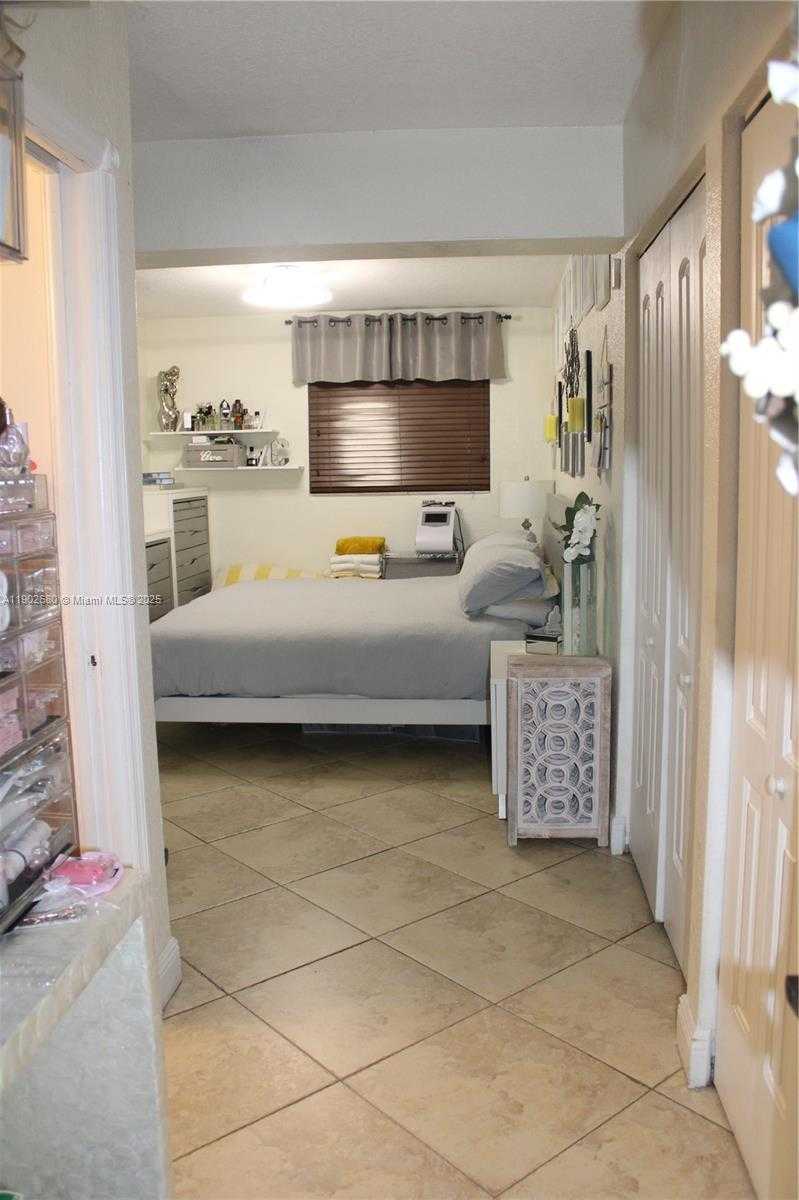 Small Image of 8000 NORTH WEST 172ND ST, Hialeah Number 10