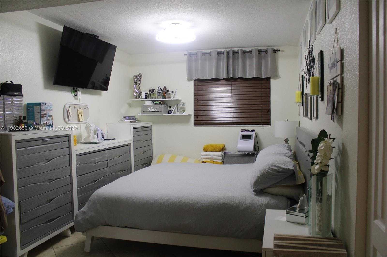 Small Image of 8000 NORTH WEST 172ND ST, Hialeah Number 11