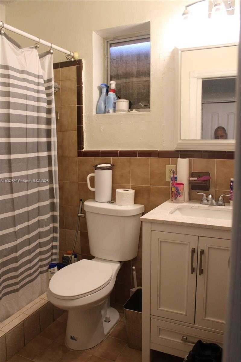 Small Image of 8000 NORTH WEST 172ND ST, Hialeah Number 12