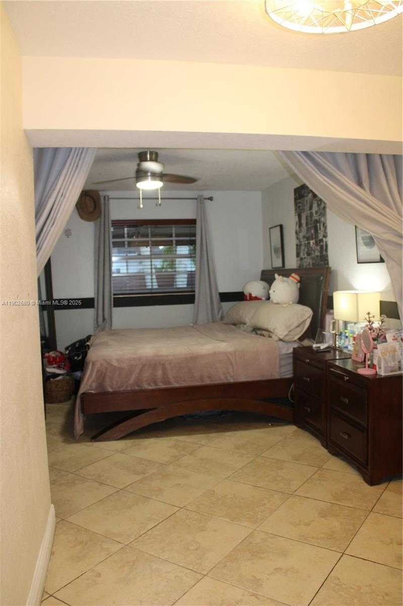 Small Image of 8000 NORTH WEST 172ND ST, Hialeah Number 15