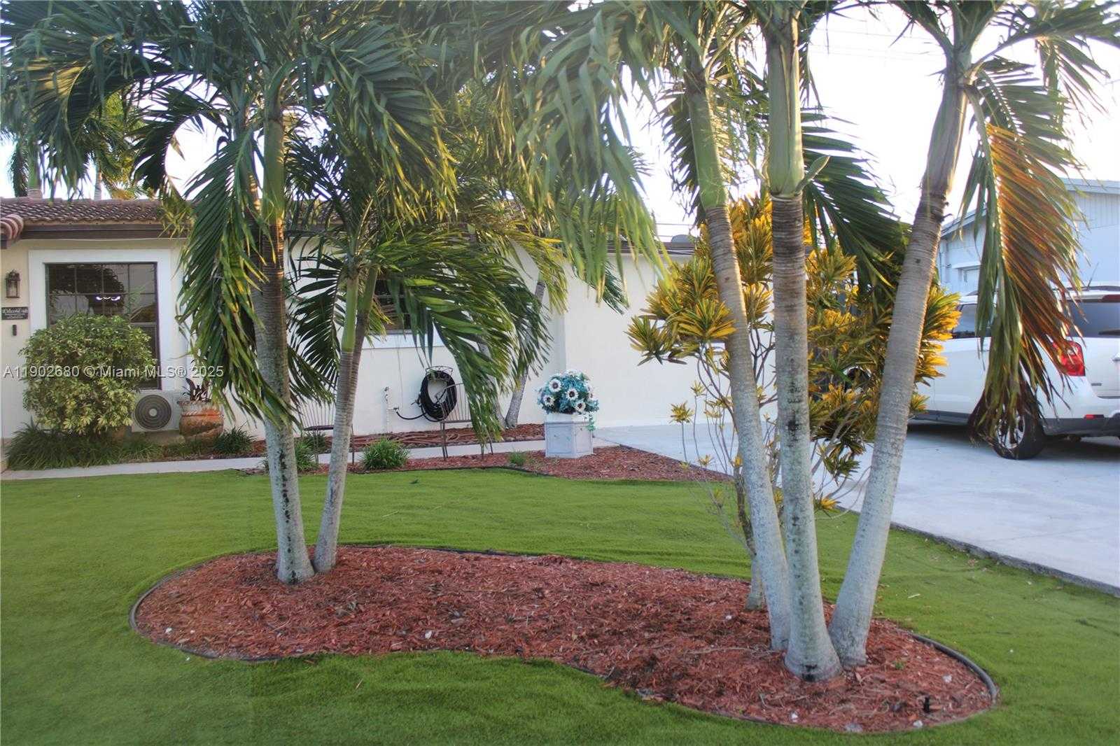 Small Image of 8000 NORTH WEST 172ND ST, Hialeah Number 2