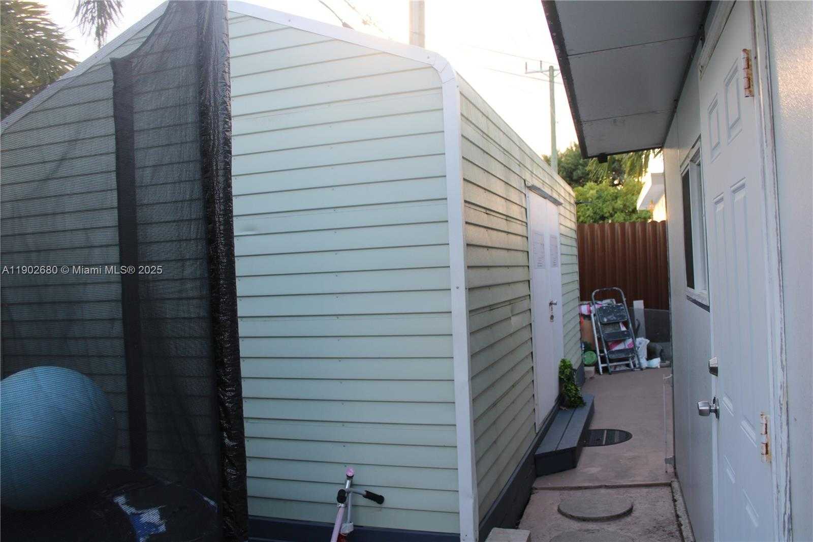 Small Image of 8000 NORTH WEST 172ND ST, Hialeah Number 28