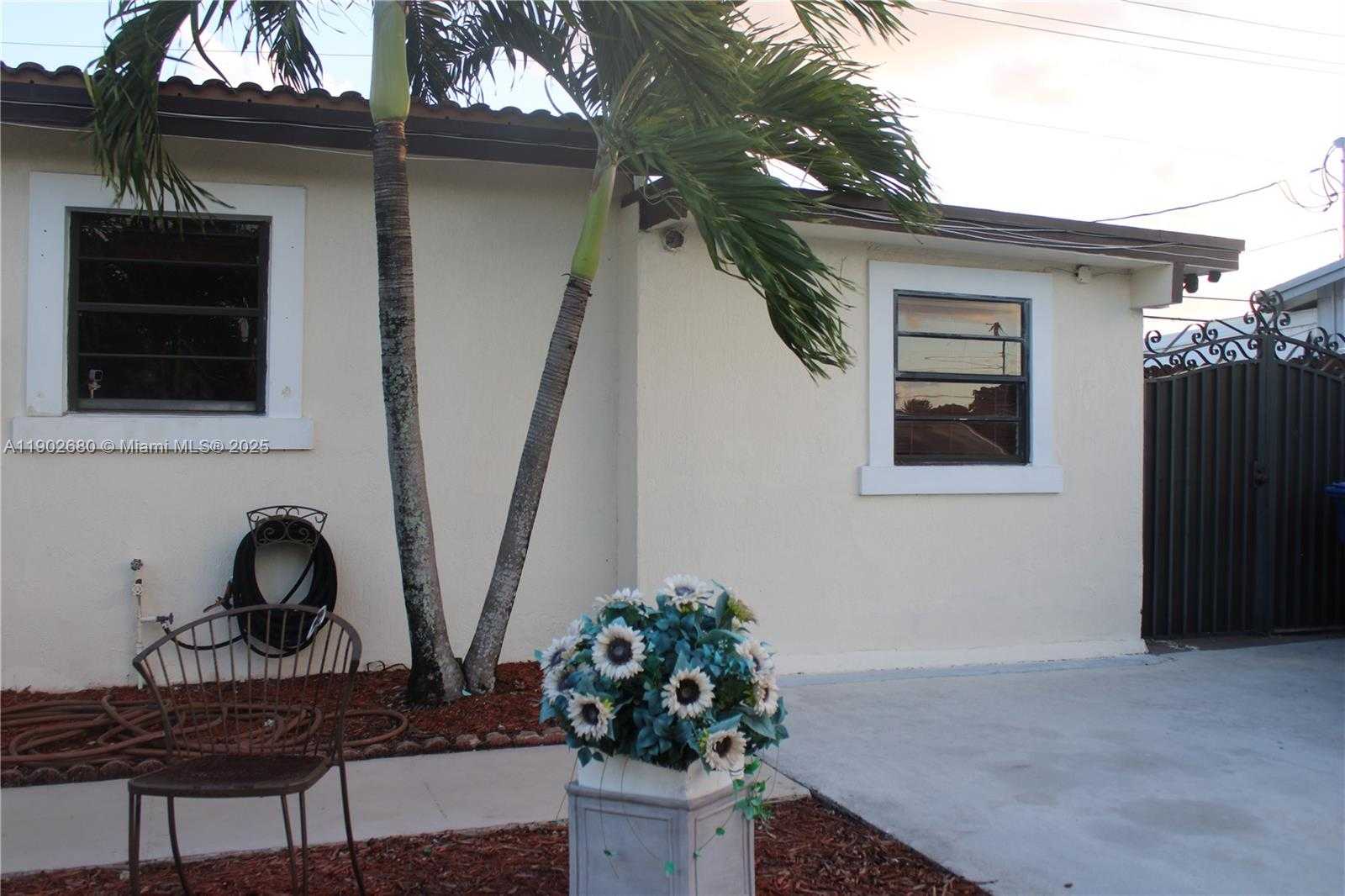 Small Image of 8000 NORTH WEST 172ND ST, Hialeah Number 3