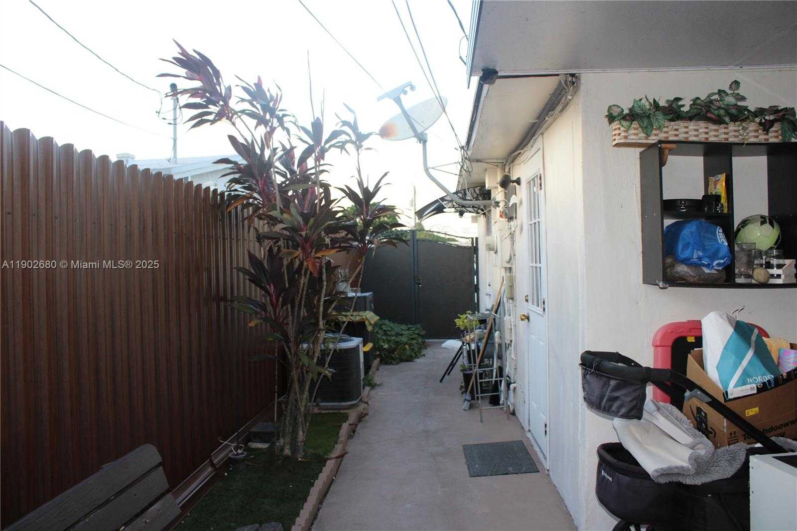 Small Image of 8000 NORTH WEST 172ND ST, Hialeah Number 31