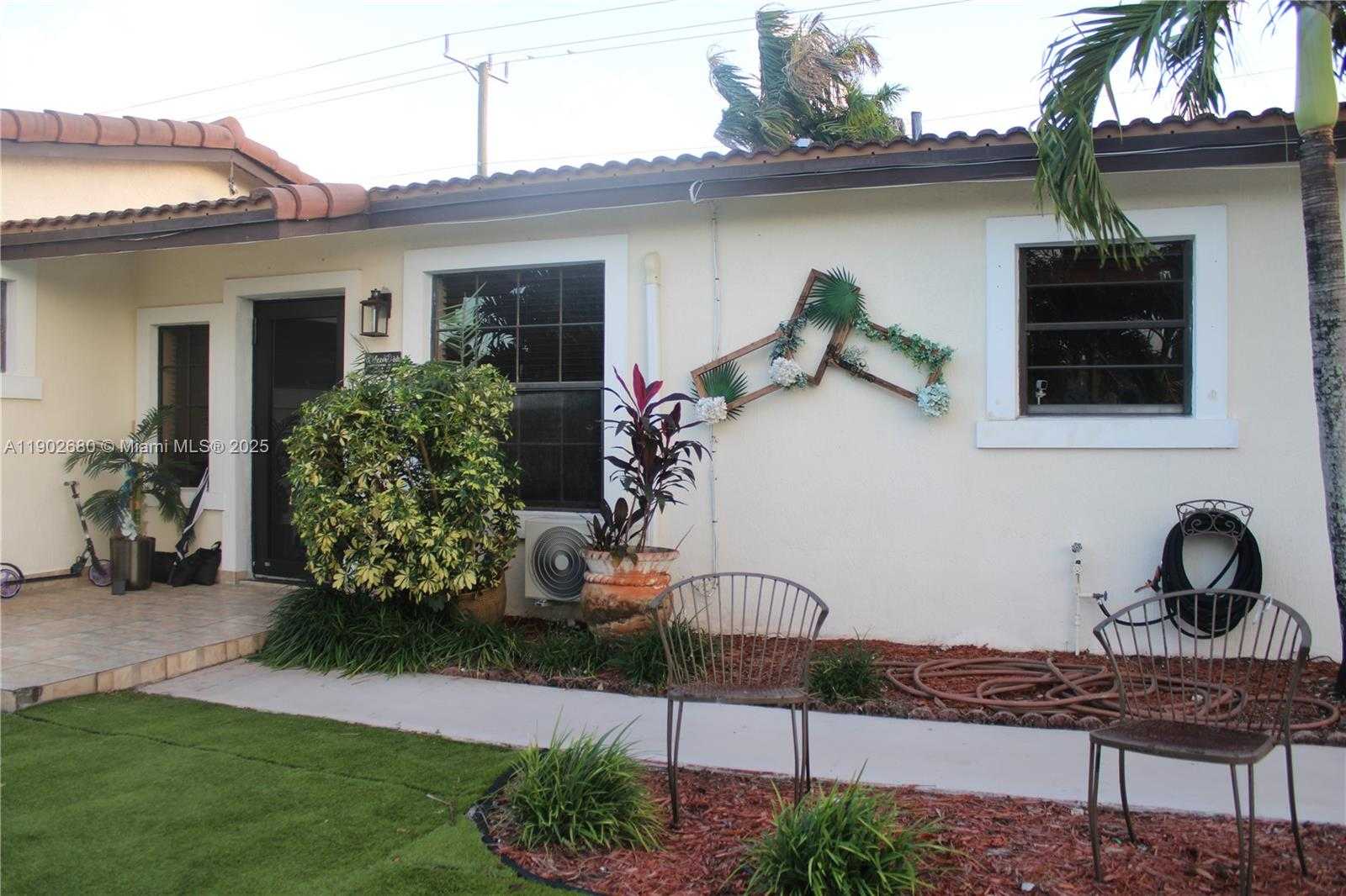 Small Image of 8000 NORTH WEST 172ND ST, Hialeah Number 4