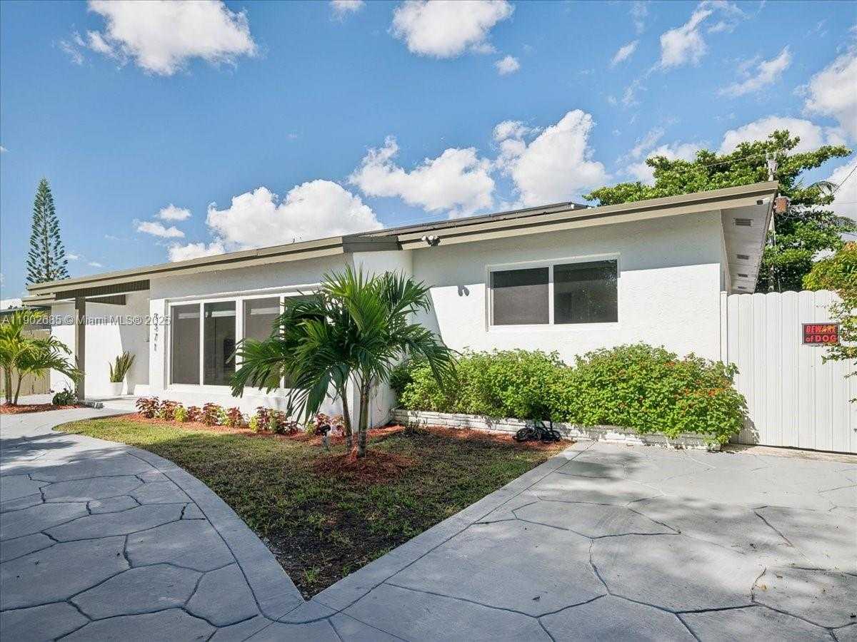 Small Image of 9371 MARTINIQUE DR, Cutler Bay Number 1