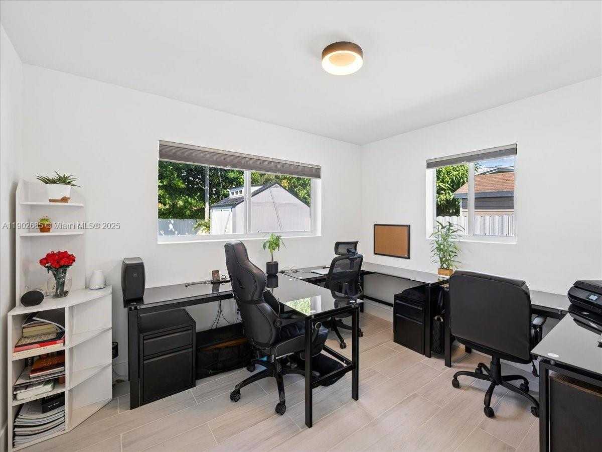 Small Image of 9371 MARTINIQUE DR, Cutler Bay Number 23