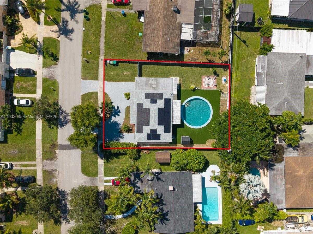 Small Image of 9371 MARTINIQUE DR, Cutler Bay Number 36