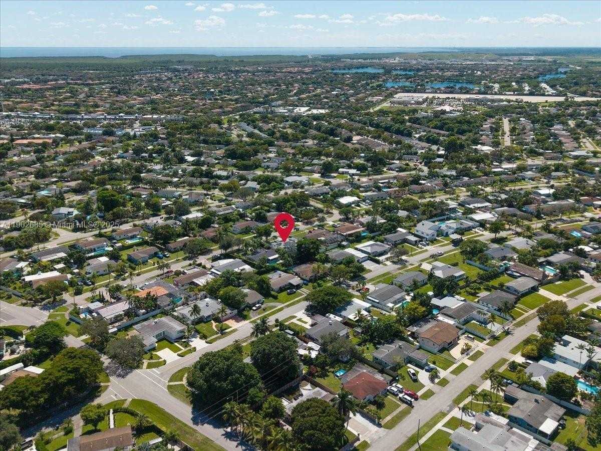 Small Image of 9371 MARTINIQUE DR, Cutler Bay Number 39