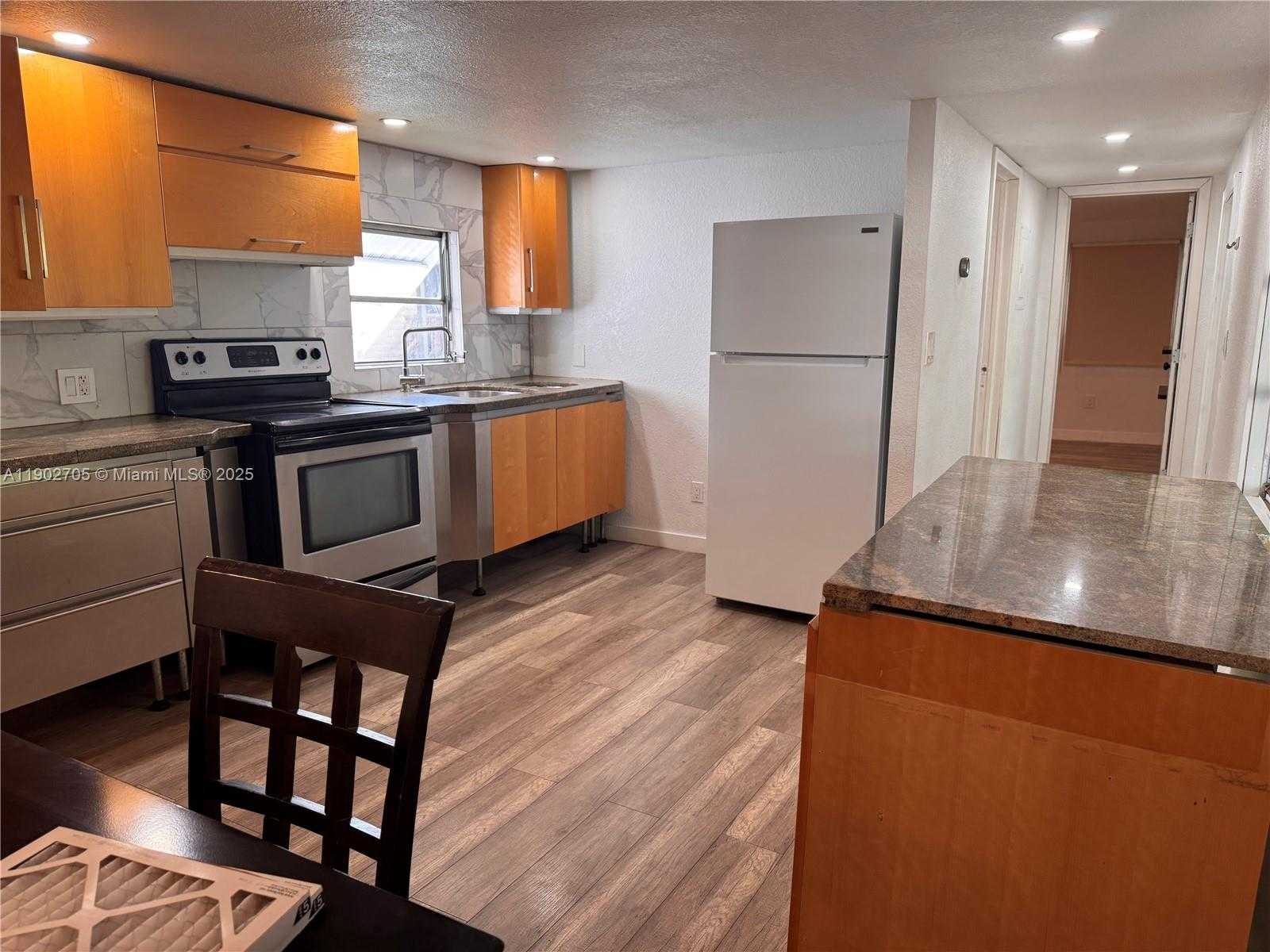 Small Image of 5331 SOUTH WEST 35TH ST, Davie Number 3