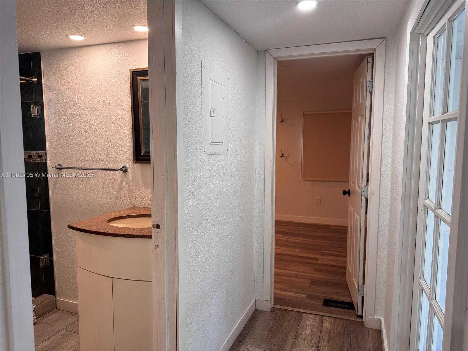 Small Image of 5331 SOUTH WEST 35TH ST, Davie Number 5