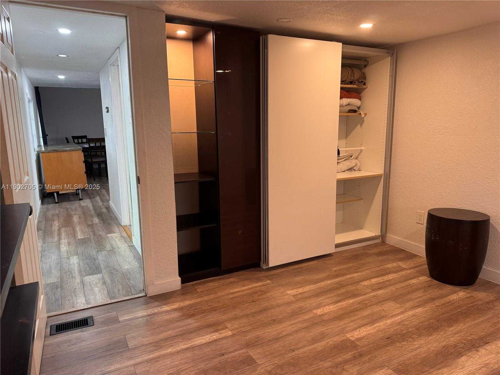 Small Image of 5331 SOUTH WEST 35TH ST, Davie Number 8