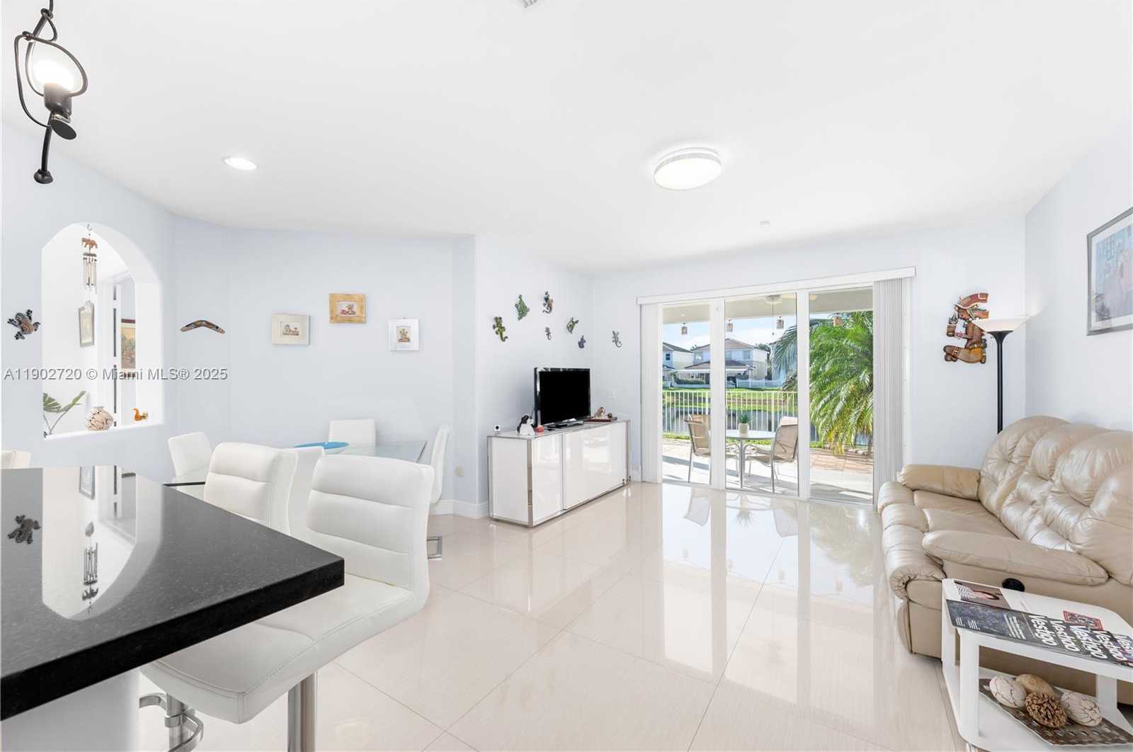 Small Image of 11270 NORTH WEST 47TH LN, Doral Number 30