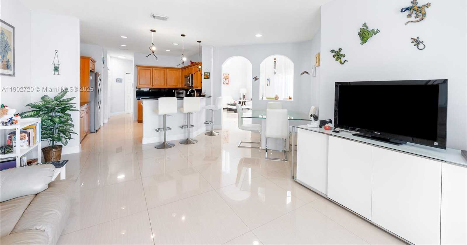 Small Image of 11270 NORTH WEST 47TH LN, Doral Number 31