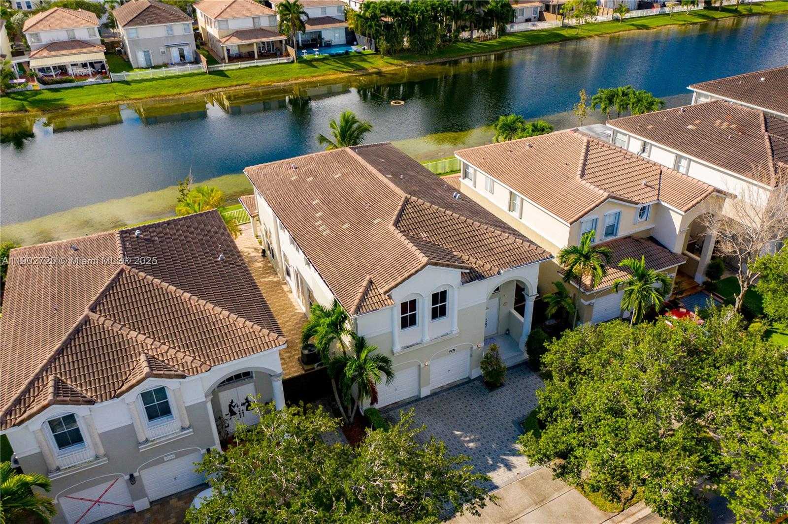 Small Image of 11270 NORTH WEST 47TH LN, Doral Number 6
