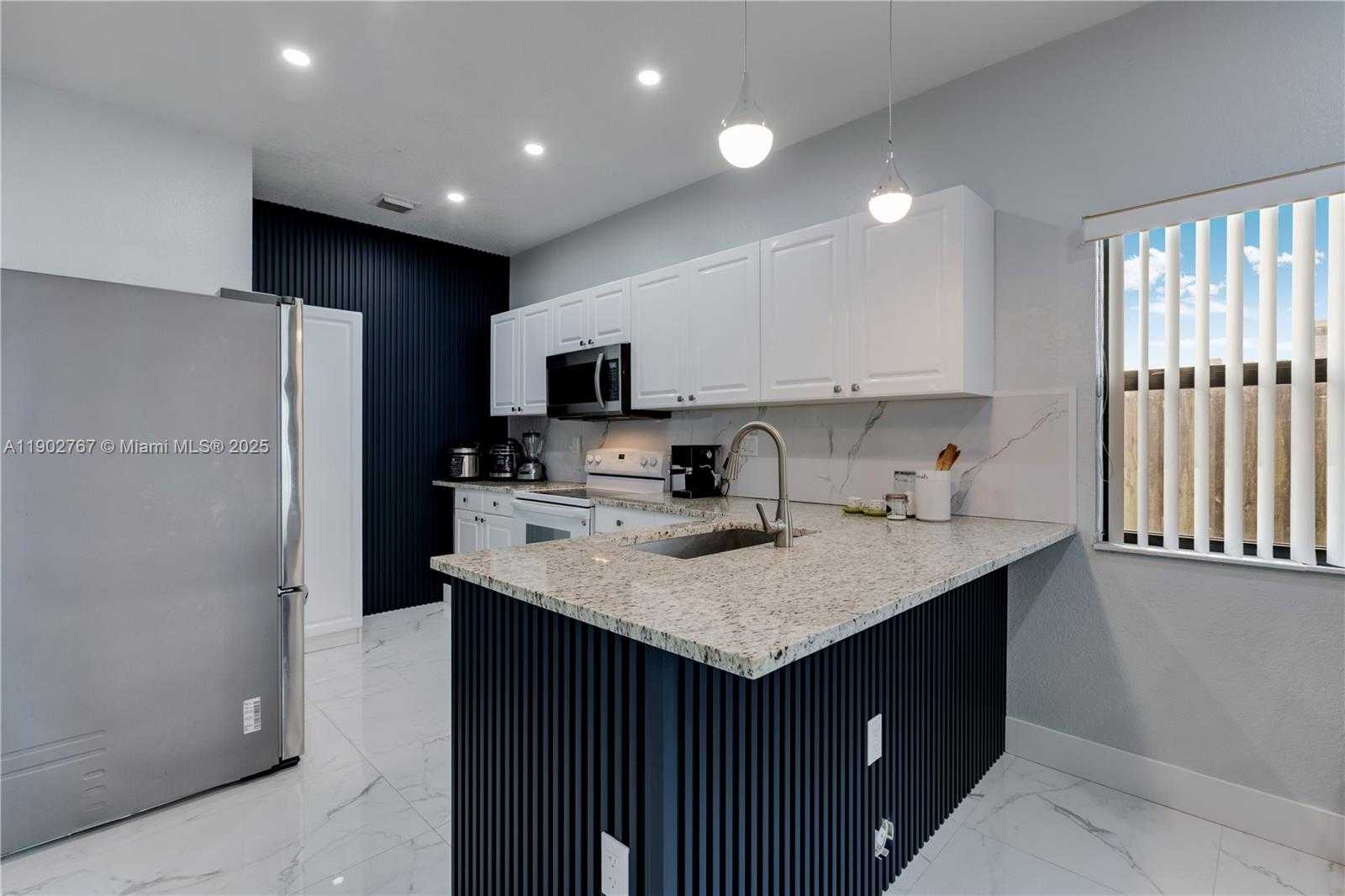 Small Image of 10279 SOUTH WEST 225TH LN, Cutler Bay Number 15