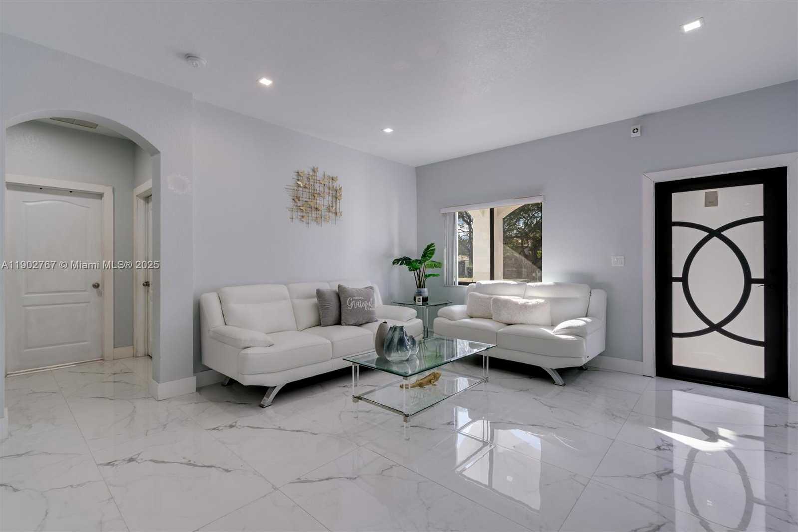 Small Image of 10279 SOUTH WEST 225TH LN, Cutler Bay Number 4