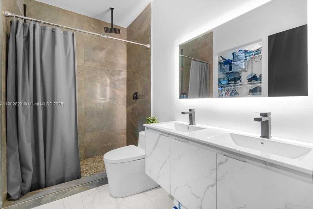 Small Image of 6941 SHERIDAN ST, Hollywood Number 14