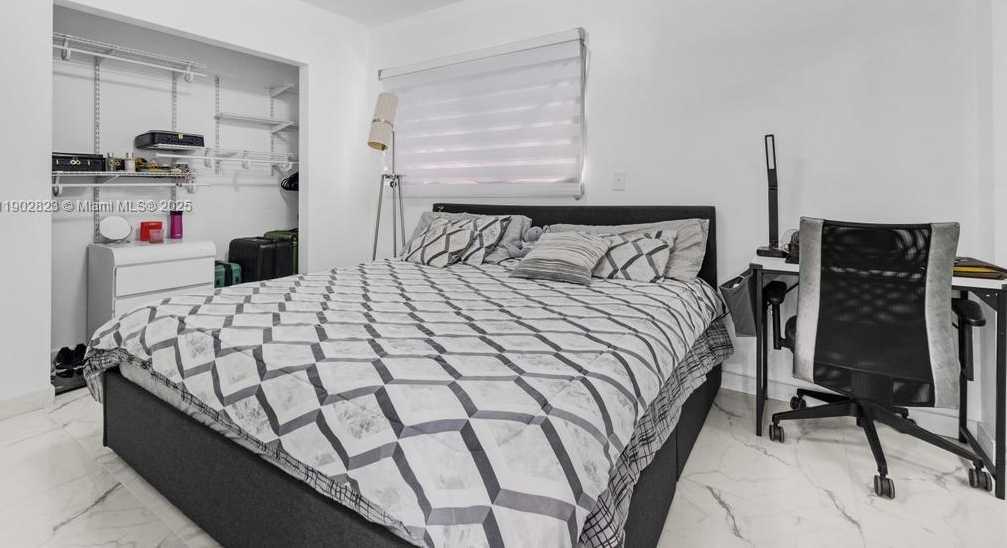 Small Image of 6941 SHERIDAN ST, Hollywood Number 16