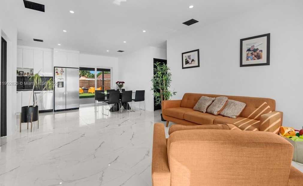 Small Image of 6941 SHERIDAN ST, Hollywood Number 24