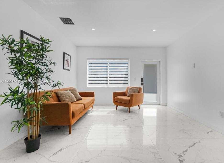 Small Image of 6941 SHERIDAN ST, Hollywood Number 26