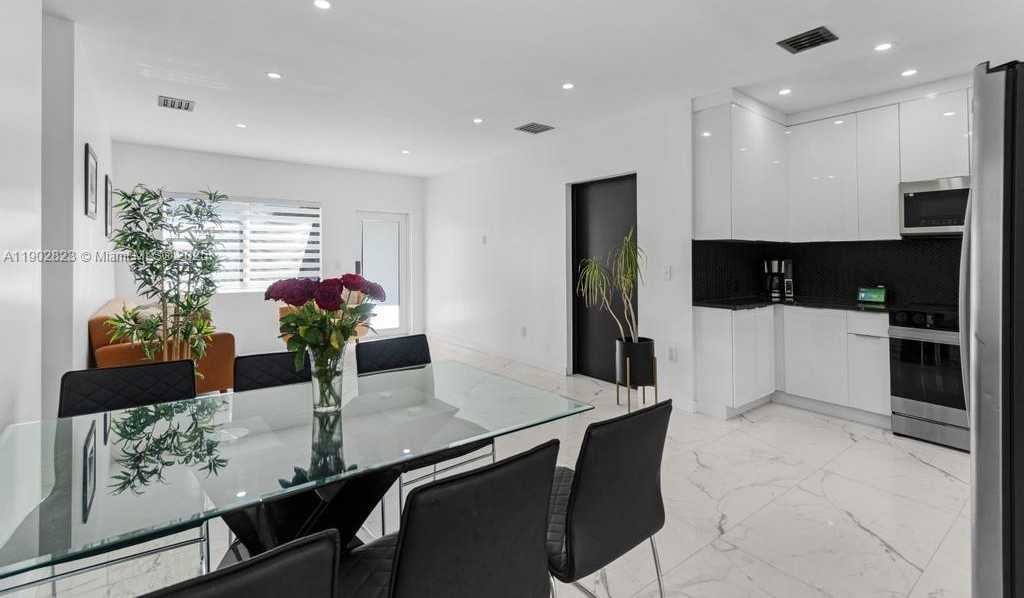 Small Image of 6941 SHERIDAN ST, Hollywood Number 27